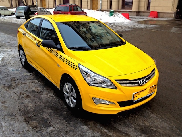 Аренда частных авто под такси. Хендай Солярис желтый. Hyundai Solaris 2014 такси. Hyundai Solaris такси. Солярис Хендай 2306306 такси.