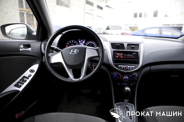 прокат Hyundai Solaris sedan в Москве без залога