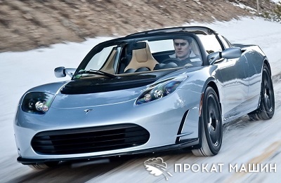 Продав 50 электрокаров, можно получить новый Tesla Roadster бесплатно